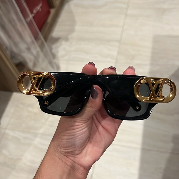 Louis Vuitton LV Link Square Sunglasses - Picture 6 of 6